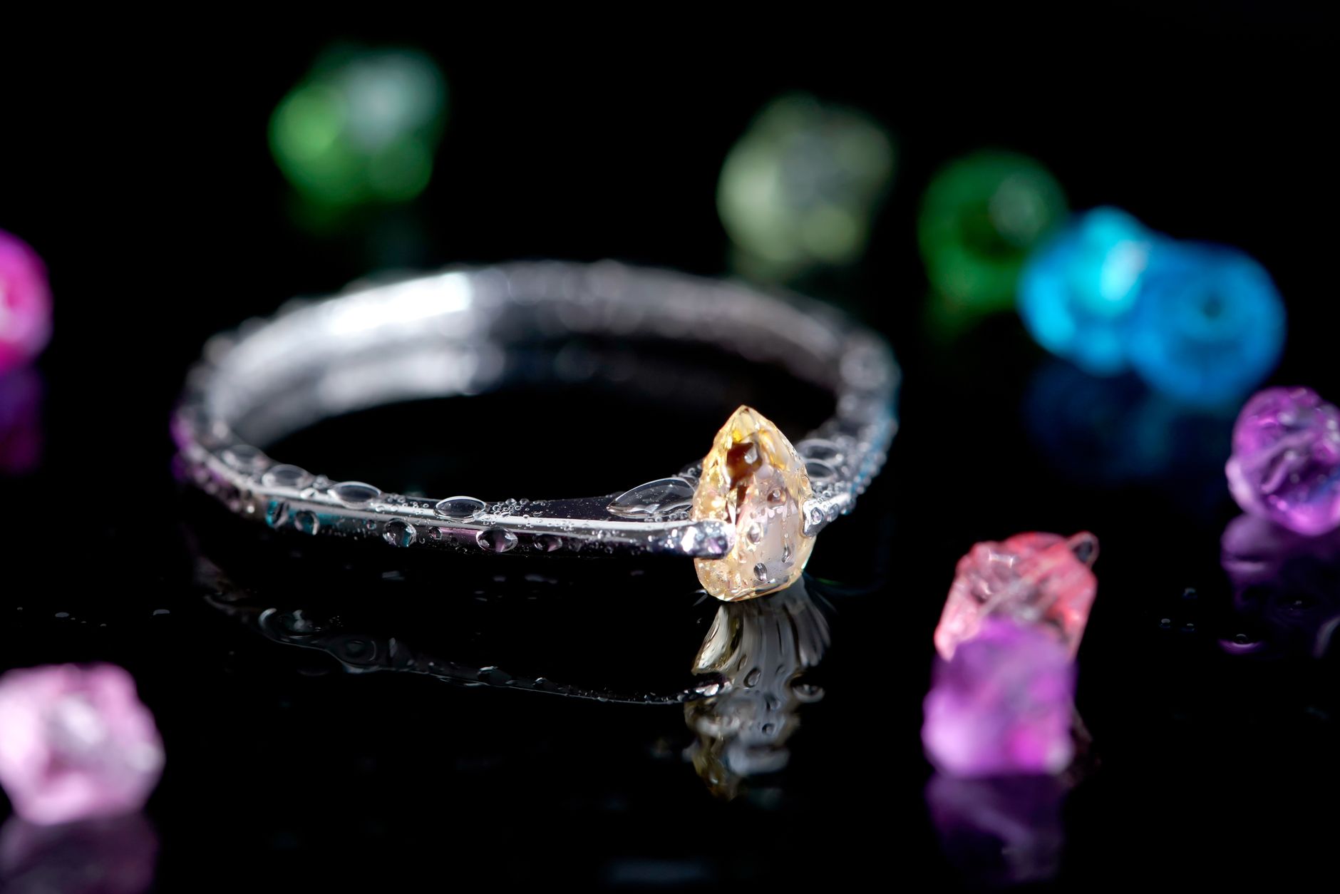 Yellow Sapphire Gemstone Benefits & Who Should Wear Pukhraj — Astrologger